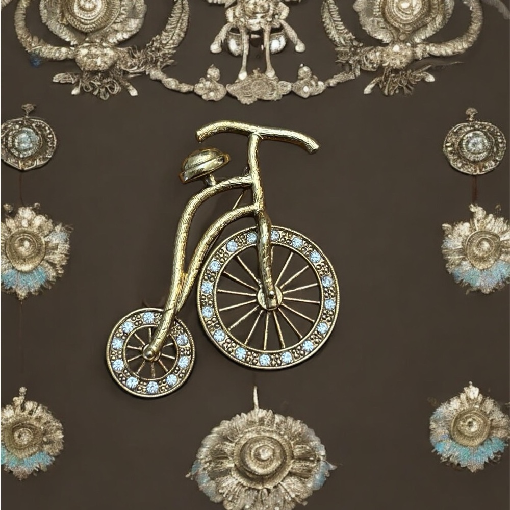 Elegant Bicycle Brooch